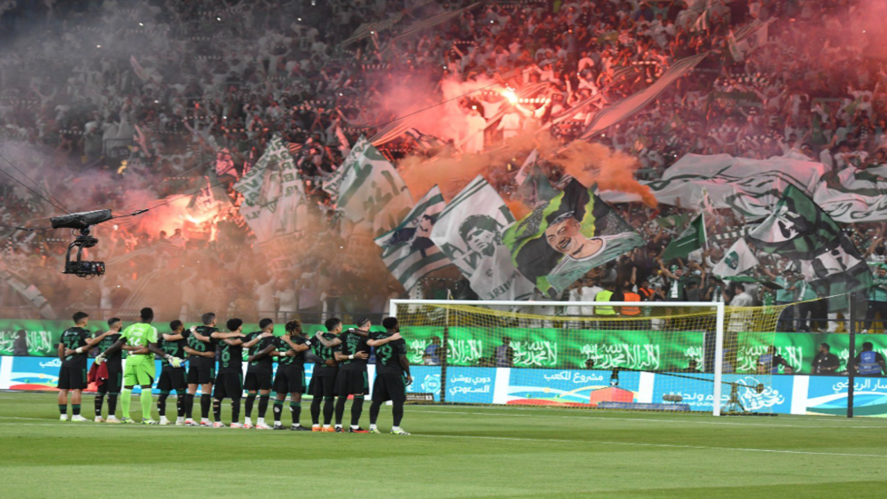 القنوات الناقلة لمباراة الاهلي والاتفاق اليوم في دوري روشن 2025 وهوية المعلق