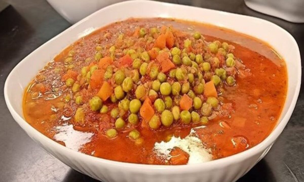 أكلة الشتاء.. طريقة عمل البسلة بالجزر بدون لحمة بمذاق وطعم لا يقاوم