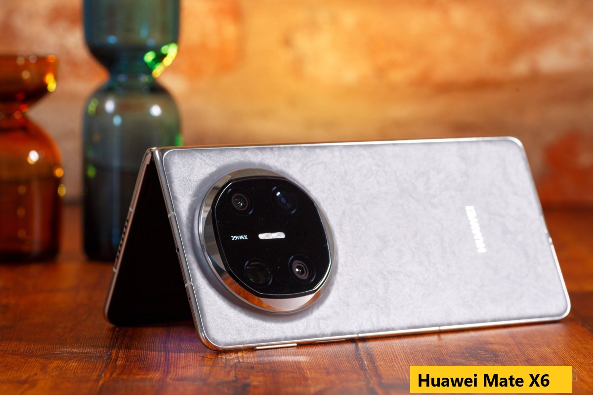 هتاخد هدايا بقيمة 2248 ريال ببلاش.. عرض خيالي من مكتبة جرير على هاتف Huawei Mate X6