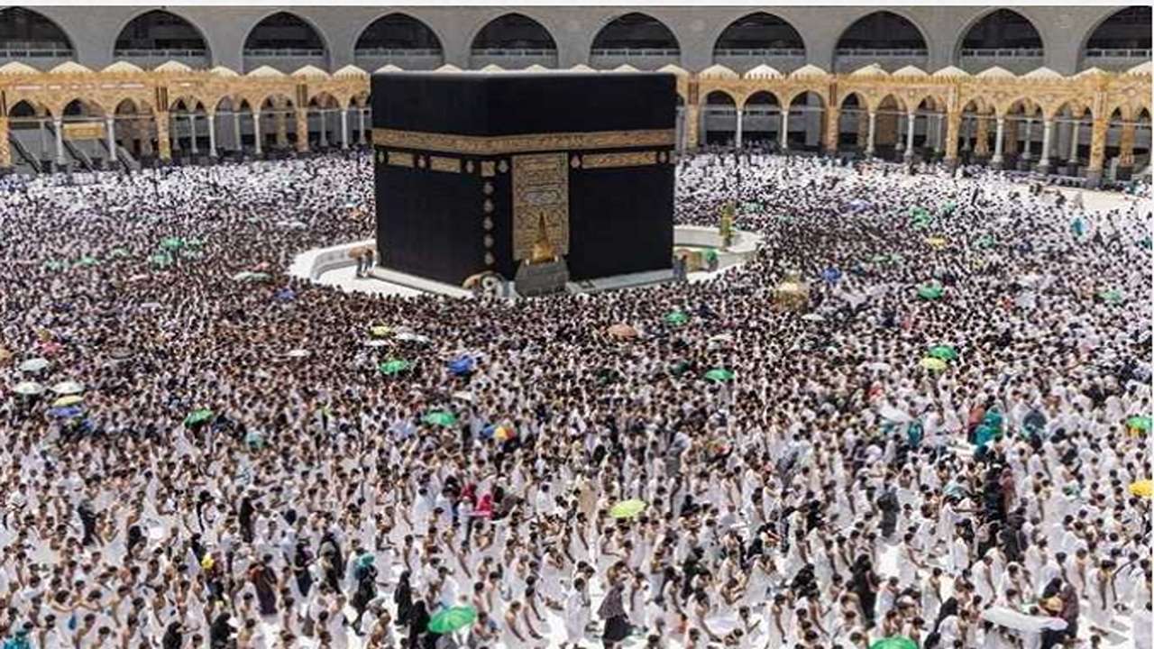 السعودية تطلق تأشيرات جديدة للحج والعمرة.. تفاصيل هامة للمعتمرين!