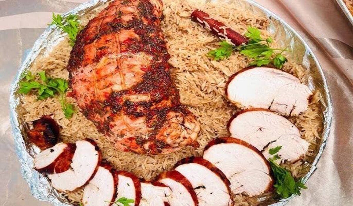 أكل مطاعم.. طريقة عمل صدور الديك الرومى بالزعتر والبابريكا بمقادير مختلفة وطعمه مختلف تماما
