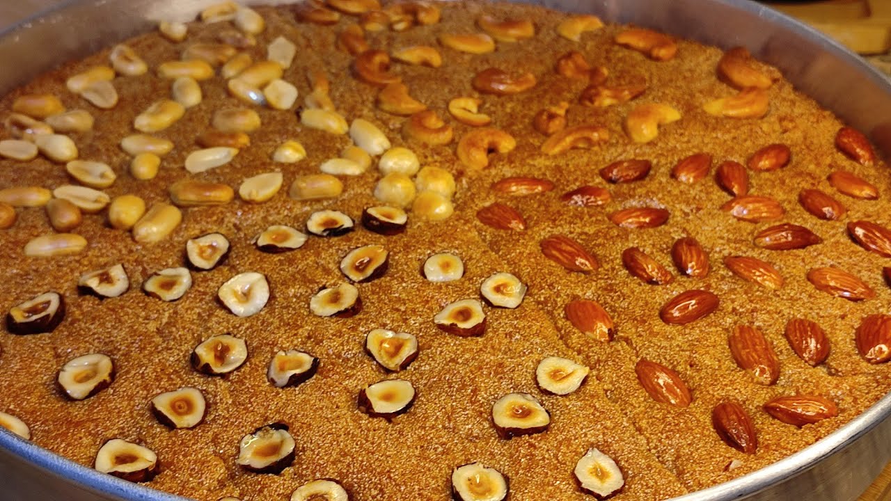 ” حلويات رمضان ” طريقة عمل البسبوسة بالمكسرات بمكونات سهلة ومتوفرة في كل بيت وخطواتها بسيطة وطعمها يجنن