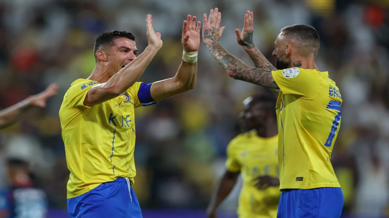 القنوات الناقلة لمباراة النصر والاخدود في دوري روشن السعودي 2025 والمعلق