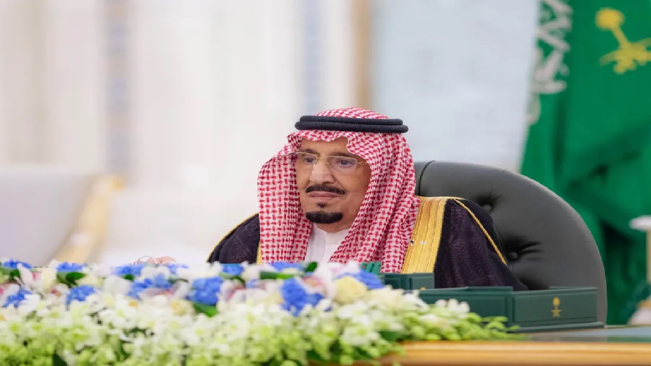 أمر ملكي بشمول المكرمة الملكية 1446 مستفيدي معاش التقاعد والموظفين بالقطاعين لمواكبة الغلاء والصرف مع الراتب القادم .. ما الحقيقة؟