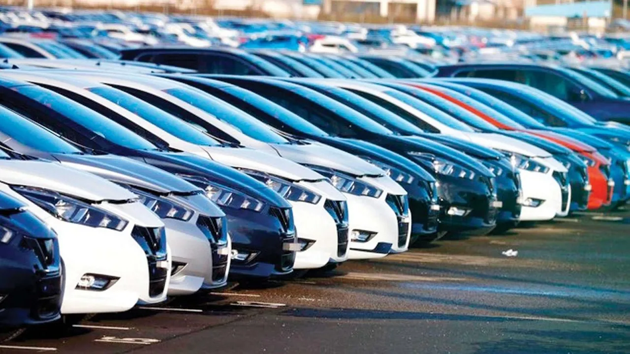 بنسبة تصل لـ25%.. موعد انخفاض أسعار السيارات في 2025 “خبير يُجيب”
