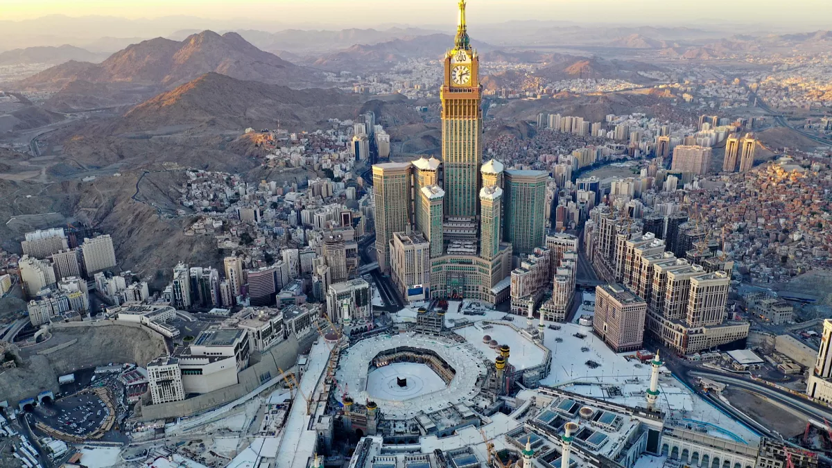 أصوات من الجنة.. جدول أئمة الحرم المكي هذا الأسبوع