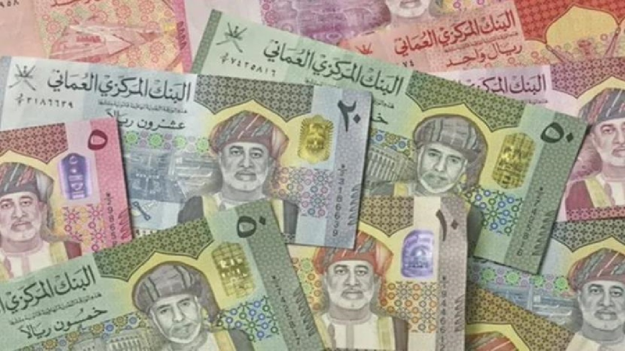 بالتزامن مع رمضان 2025 رسمياً الثلاثاء صرف منفعة عمان والأحد نزول معاشات المتقاعدين والخميس رواتب الموظفين.. عداد فبراير