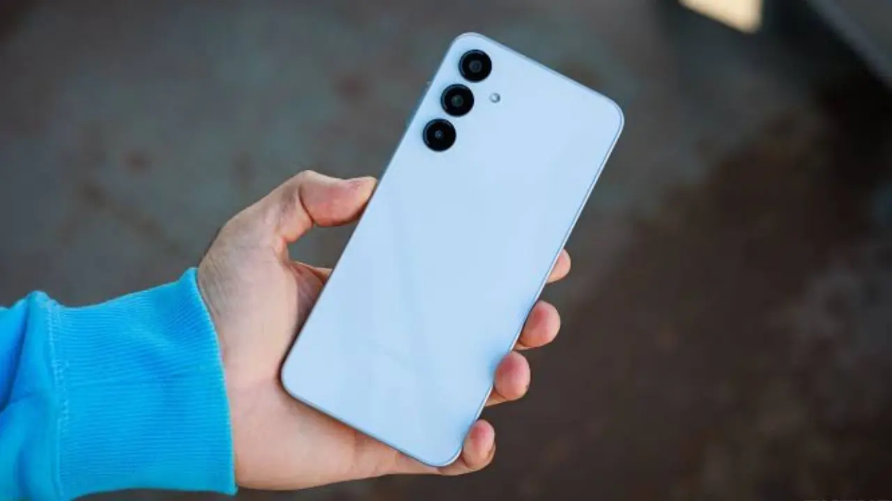 أكتشف التحفة الفنية من سامسونج هاتف Samsung Galaxy A16 أرخص هاتف هتشتريه بدون ما تفكر والمميز بمواصفات عالية