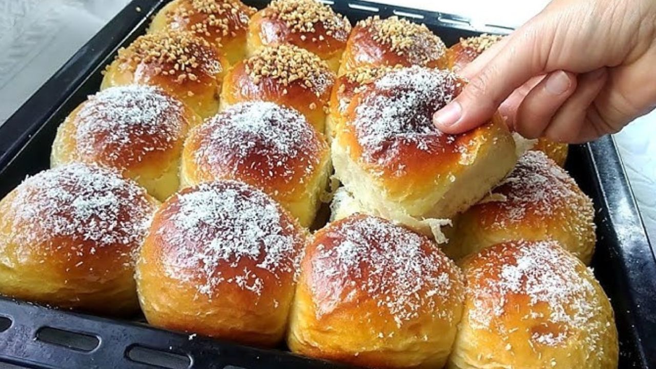 في دقايق معدودة من غير وقفة بالساعات اعملي البريوش القطني بعجينة هشة طرية لأولادك لوجبة شهية