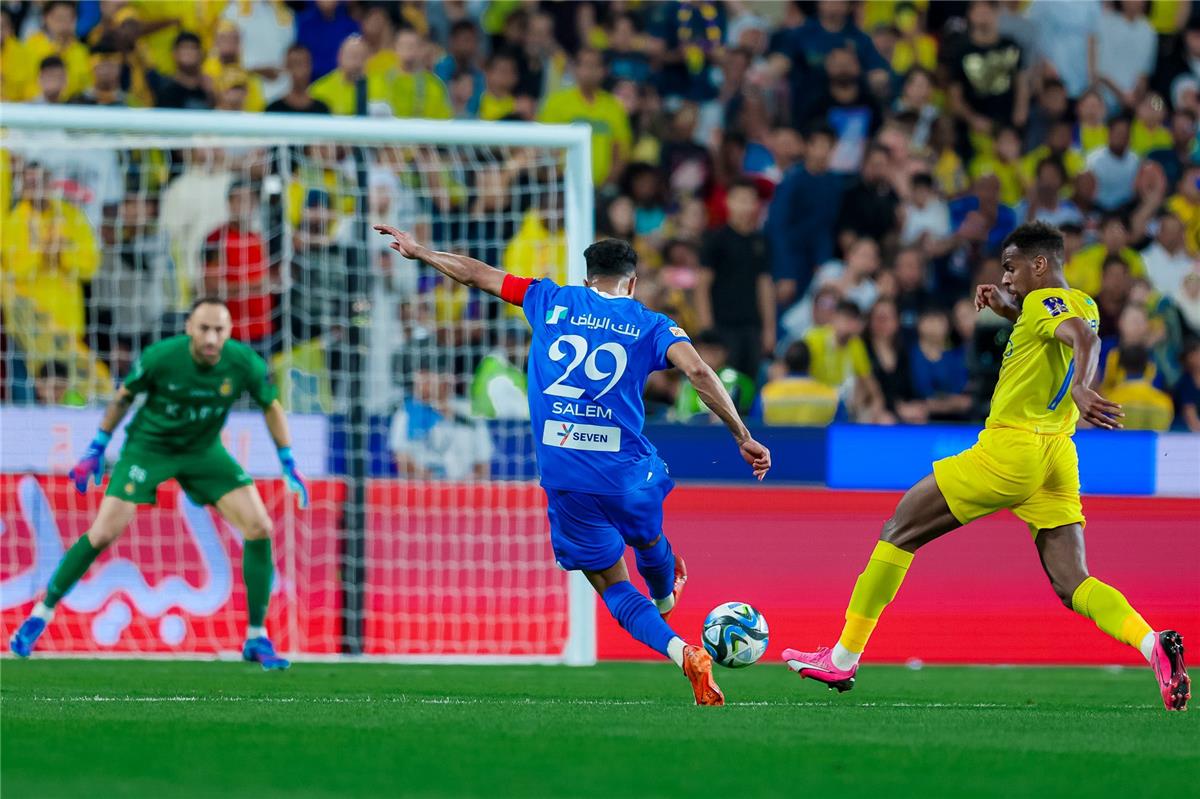 ما القنوات الناقلة لمباراة الاتحاد والهلال في ربع نهائي كأس الملك؟
