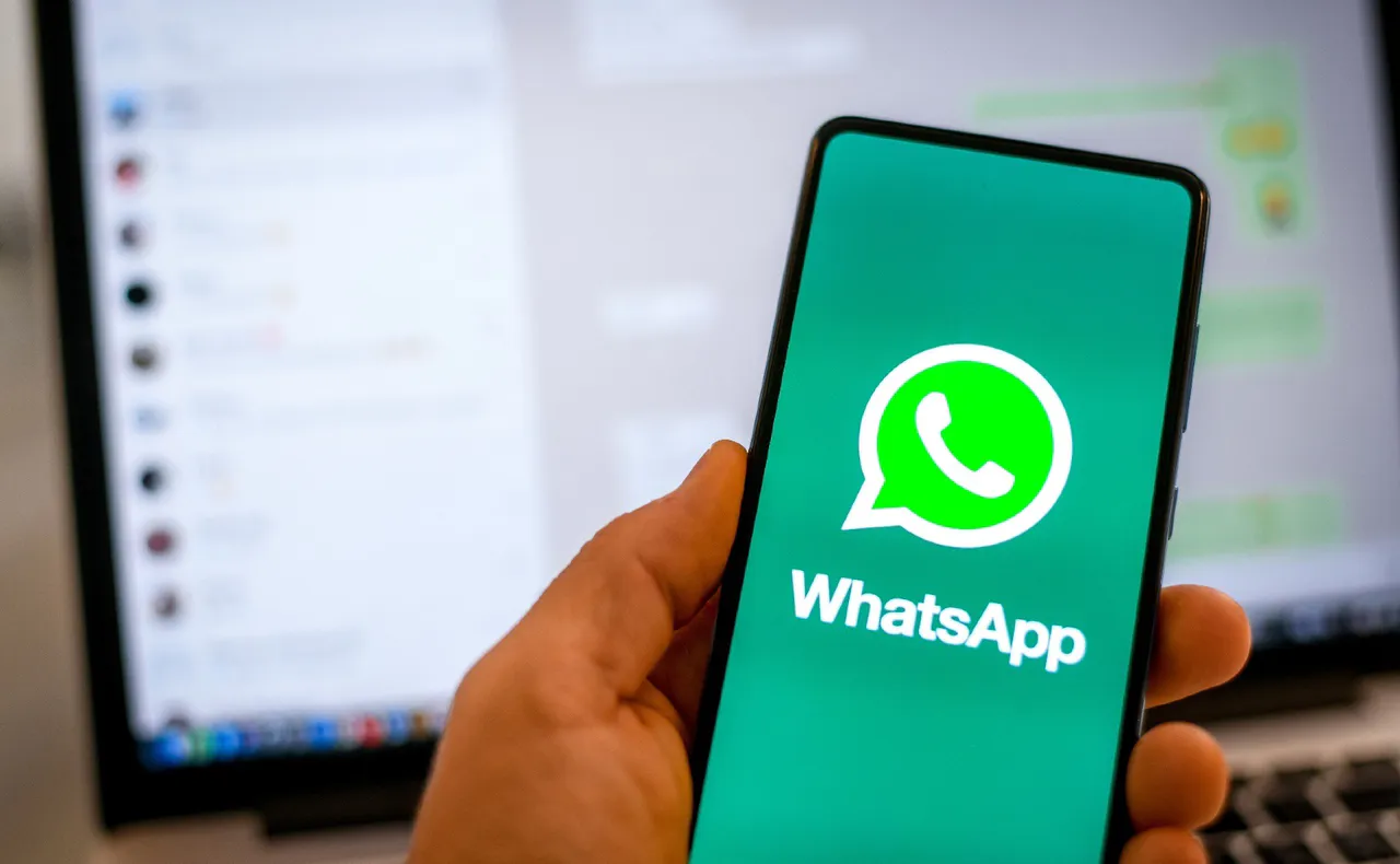 ملصقات سيلفى وتأثيرات كاميرا وأخرى.. واتساب يُبهر مستخدميه بحزمة ميزات ثورية