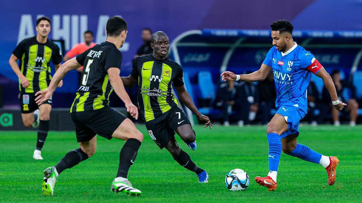 موعد مباراة الهلال والاتحاد في صراع على القمة بالدوري السعودي 2024-2025