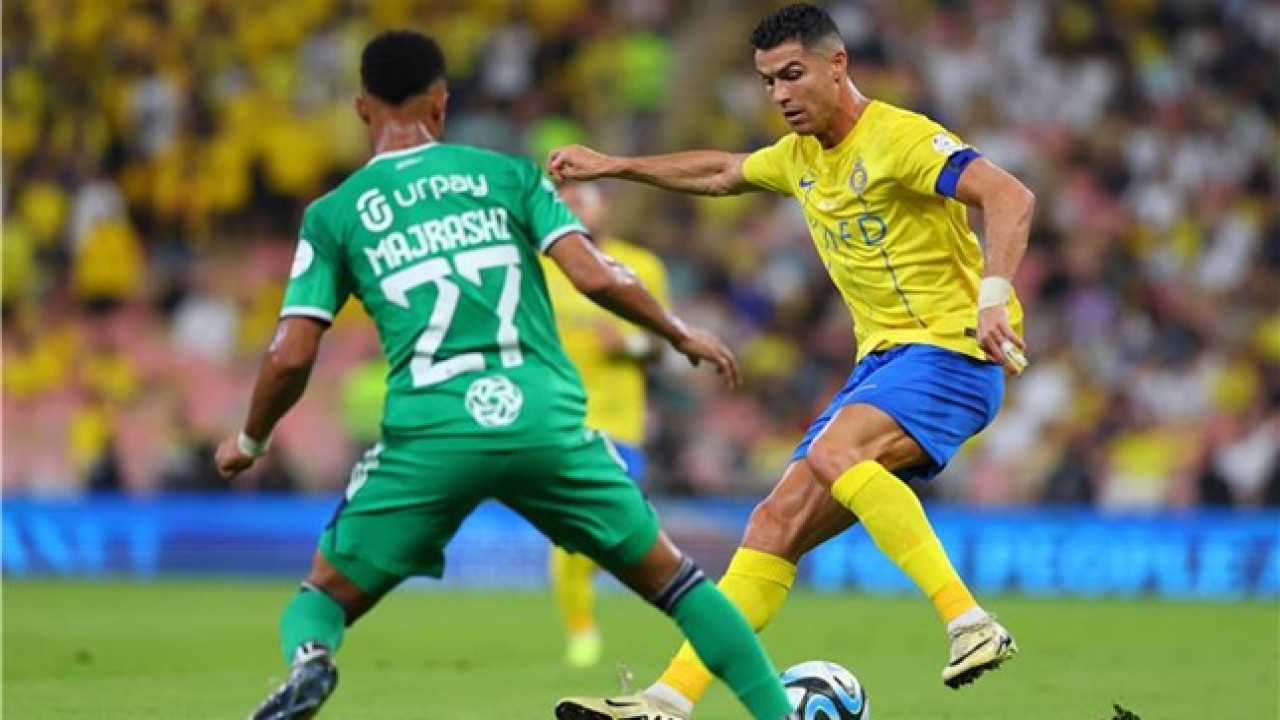 من هو معلق مباراة النصر والاهلي بالدوري السعودي؟.. والقنوات الناقلة لها
