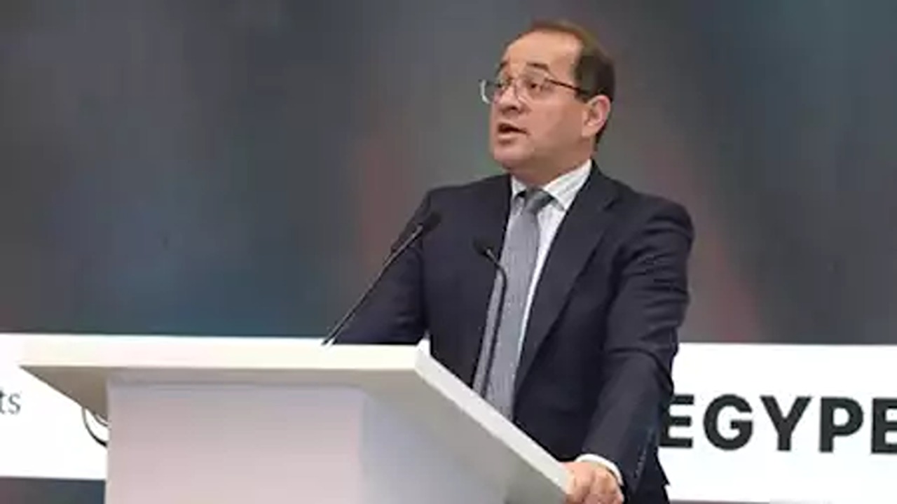 وزير المالية يعلن رفع الحد الأدنى للأجور للعاملين في الدولة وزيادة علاوة غلاء المعيشة ومفاجأة سارة للعمالة غير المنتظمة ومعاشات تكافل وكرامة