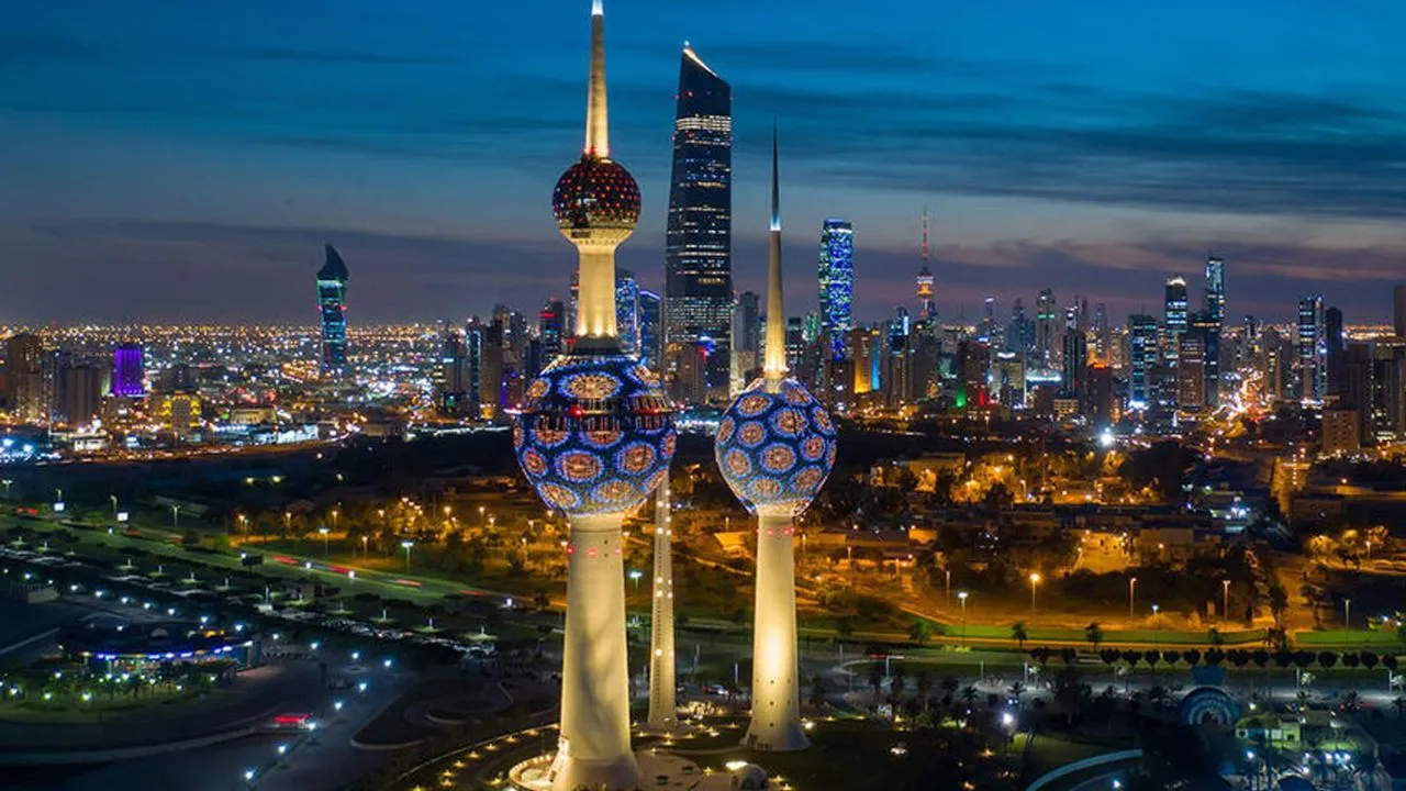 “4 ساعات ونصف فقط يوميا”.. مواعيد عمل مرنة في الكويت خلال شهر رمضان 2025