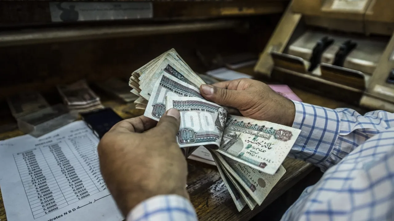 موعد صرف مرتبات شهر فبراير 2025 وحقيقة الزيادة الجديدة