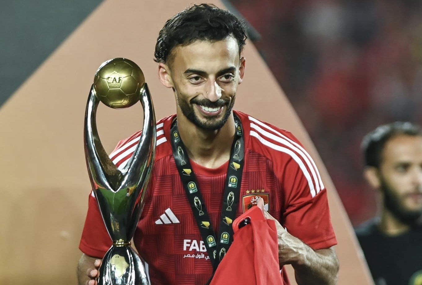بعد تأكيد مشاركته في مونديال الأندية.. أحمد عبد القادر يُشعل الصراع بين كولر ولجنة التخطيط بالأهلي