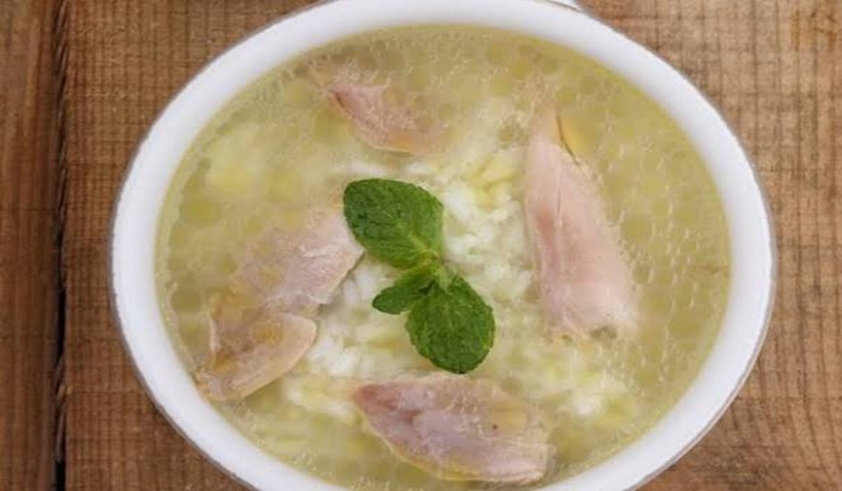بالخطوات الواضحة.. طريقة عمل شوربة الأرز بالفراخ بطعم لا يقاوم