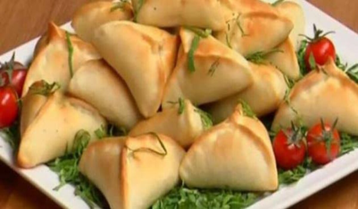 مغذية لأطفالك وهيعشقوها.. طريقة عمل فطائر السبانخ بخطوات سهلة وبسيطة