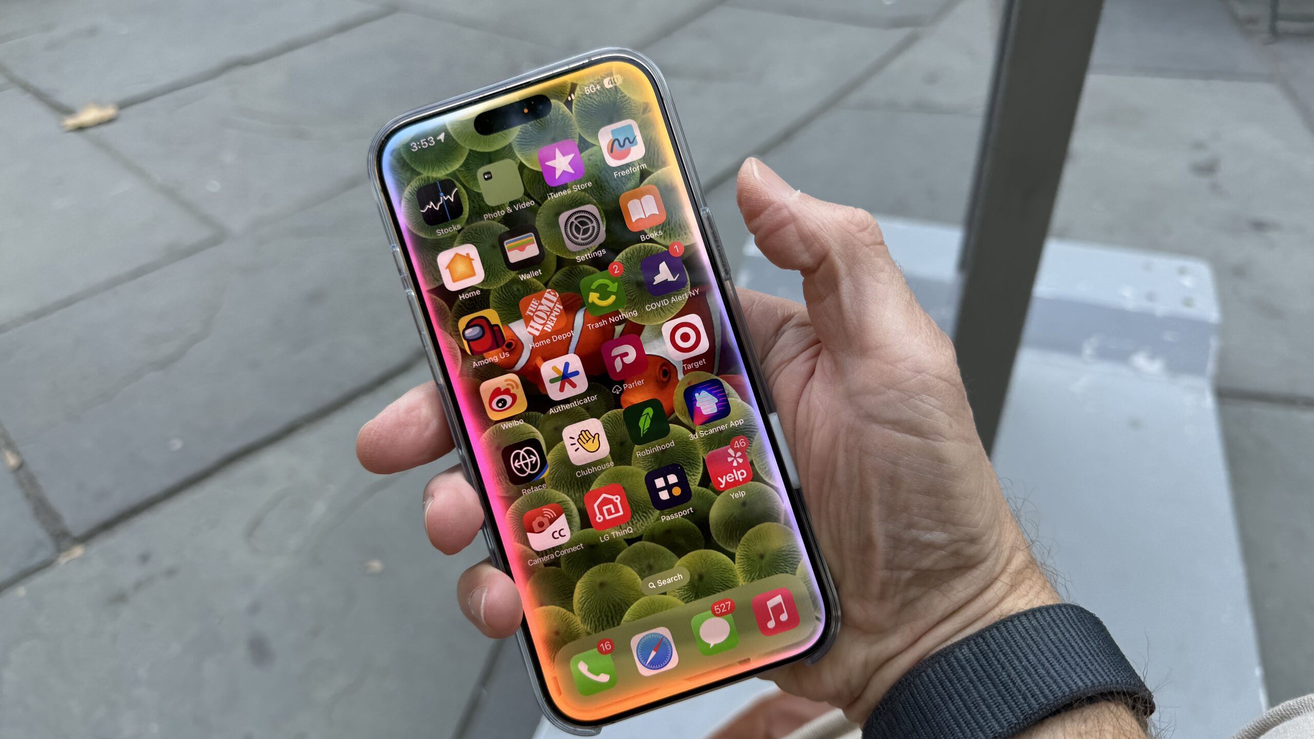 1 حبة لكل عميل.. وفر 300 ريال واحصل على iphone 16 pro من العثيم بمناسبة يوم التأسيس