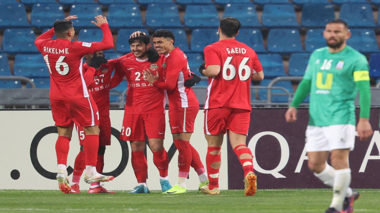 هل تنقل على قناة مفتوحة؟ القنوات الناقلة لمباراة الوحدات وشباب الاهلي اليوم في إياب دوري ابطال اسيا 2 + المعلق