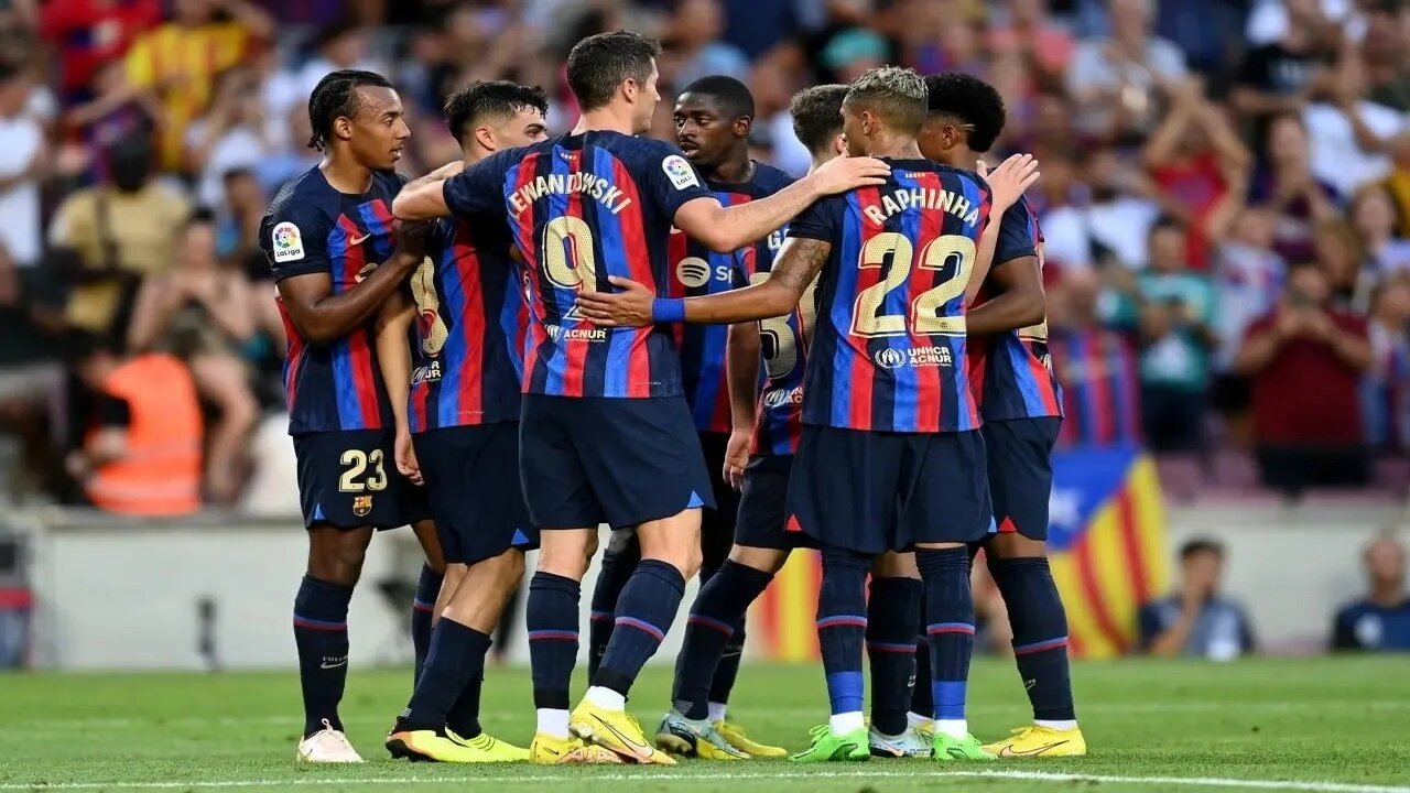 القنوات الناقلة لمباراة برشلونة واشبلية اليوم في الدوري الإسباني 2025 + المعلق