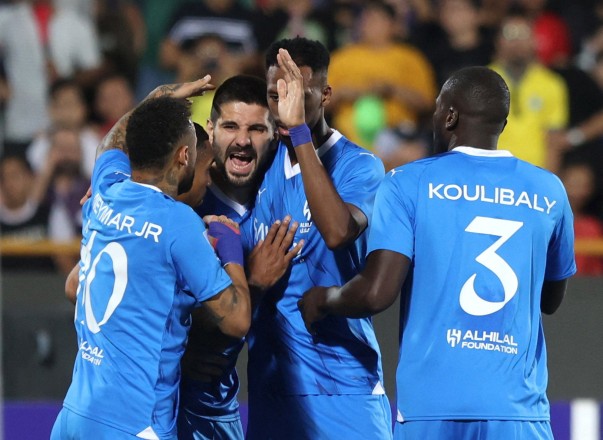 قرار مفاجئ من الهلال يصدم ميتروفيتش وكوليبالي