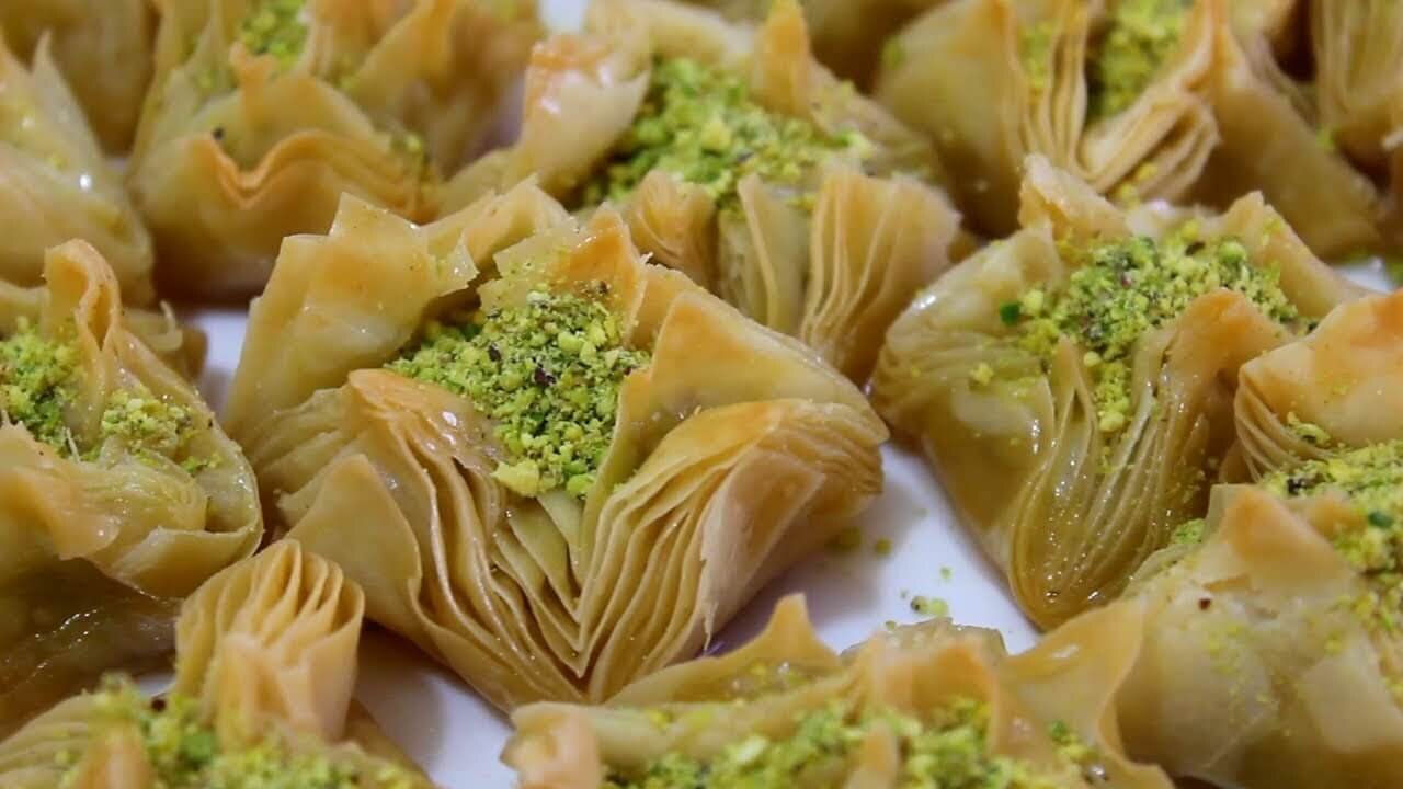حلويات رمضان 2025 .. طريقة عمل البغاشة ببيضة واحدة في المنزل والمقادير المطلوبة
