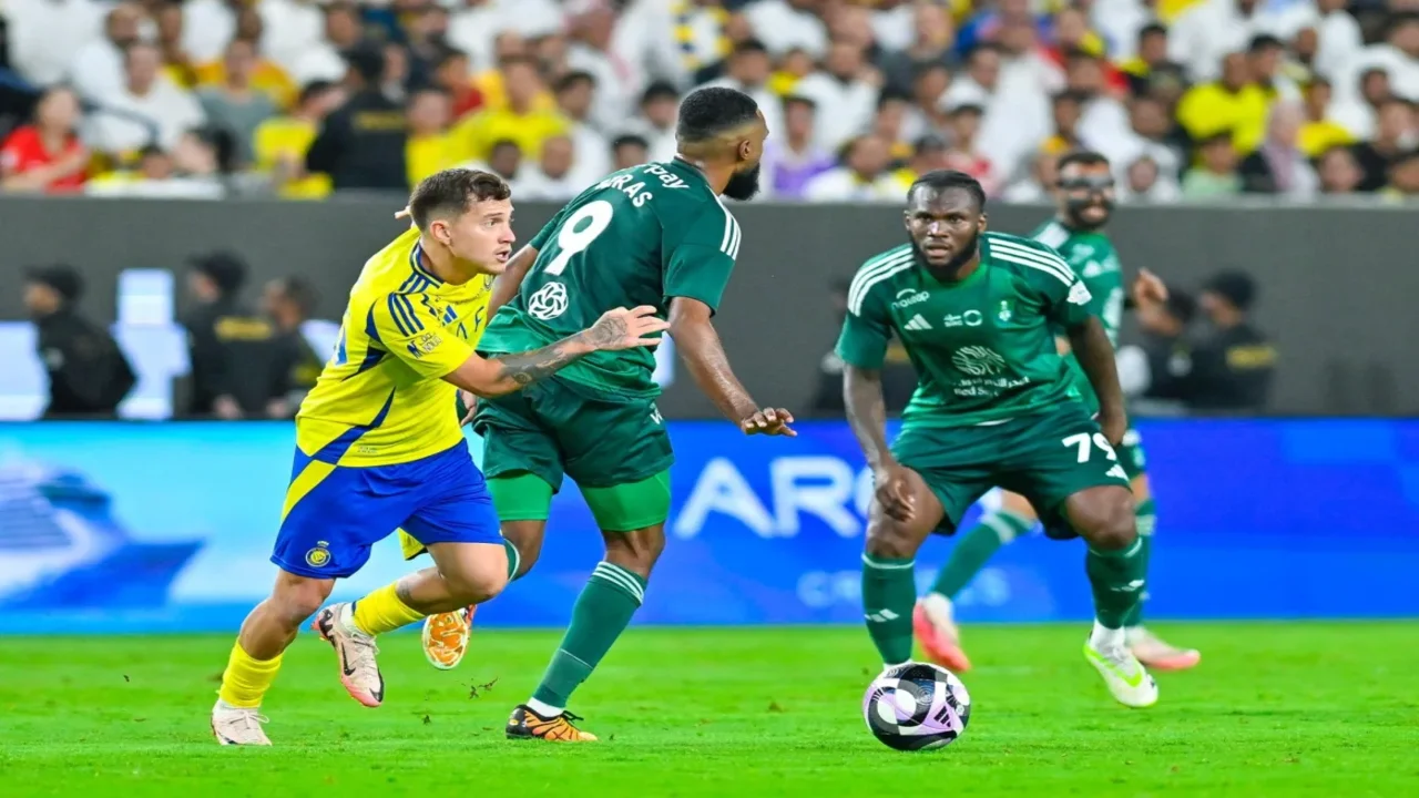 معلق مباراة النصر والاهلي في دوري روشن السعودي 2025 + القنوات الناقلة