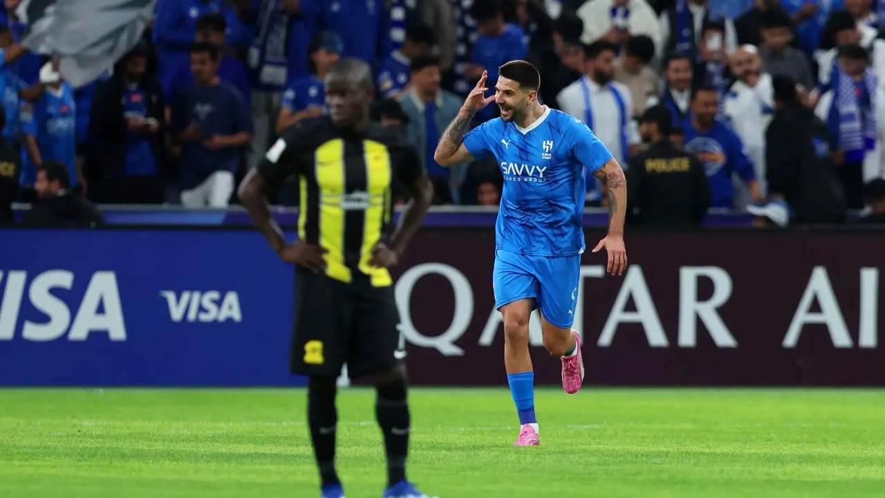 موعد مباراة الهلال والاتحاد بالدوري السعودي.. كلاسيكو يوم التأسيس