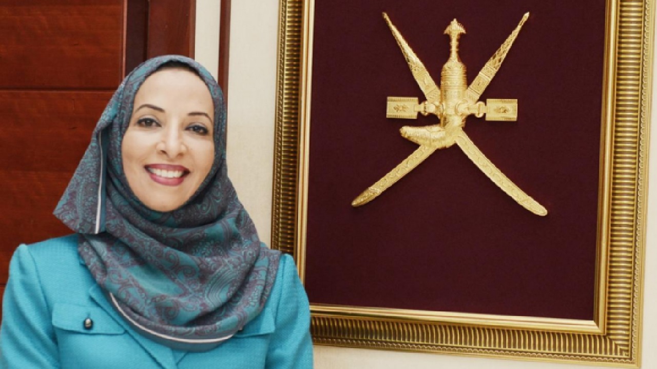 التعليم في عُمان هل تعيين 4000 معلم كافي لحل أزمة المدارس؟ رسمياً قرارات وزيرة التربية والتعليم الجديدة