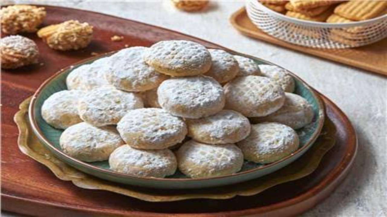 «اهلا بالعيد».. حضري كحك العيد الدايب في البيت بنتيجة أحلى من الجاهز بمراحل.. ابهري الكل بشطارتك