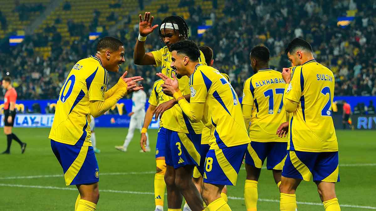 خبير تحكيمي يثير الجدل على قرارت حكم مباراة النصر والشباب