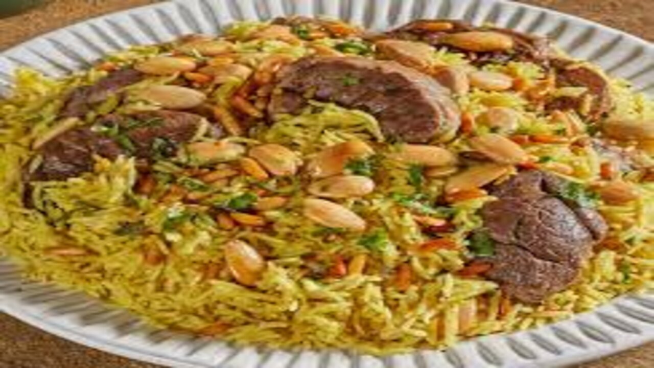 بمذاق شهي رائع.. طريقة عمل الرز باللحم والحمّص على الطريقة السعودية