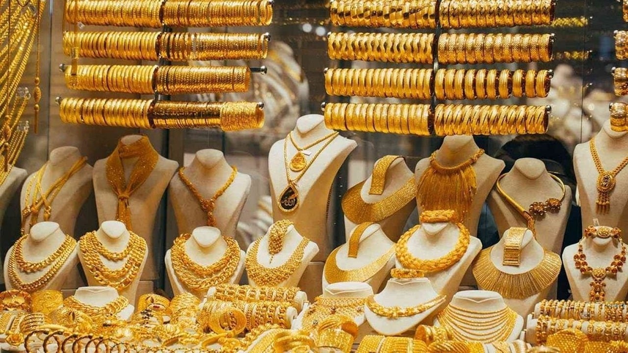 “يفاجئ الجميع” سعر جرام الذهب عيار 21 سعر الذهب اليوم الخميس 13/3/2025 سلسلة ارتفاعات سريعة