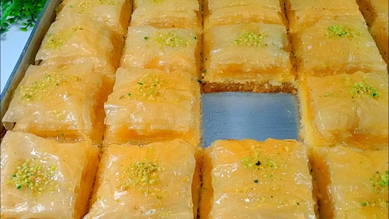 بلفة جلاش وربع كيلو كنافة .. اعملي أكبر صينية جلاش بالكنافة بخطوات بسيطة