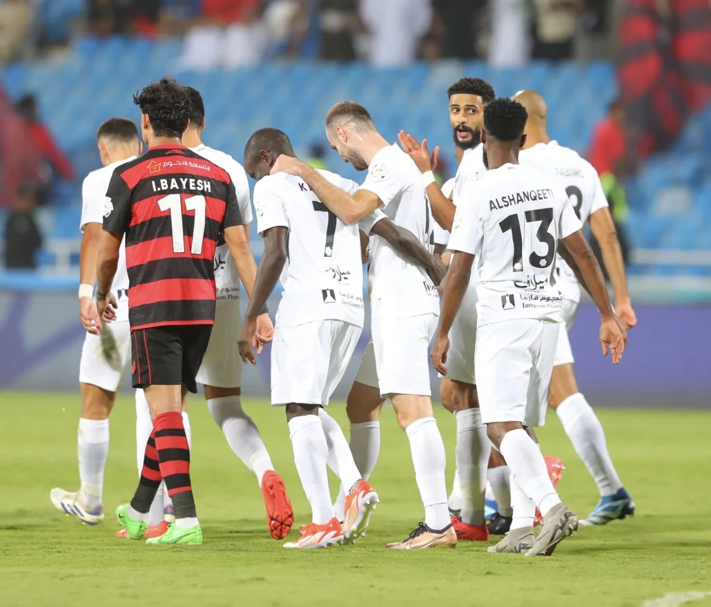 تشكيل الاتحاد الرسمي أمام الرياض في دوري روشن السعودي 2024_2025