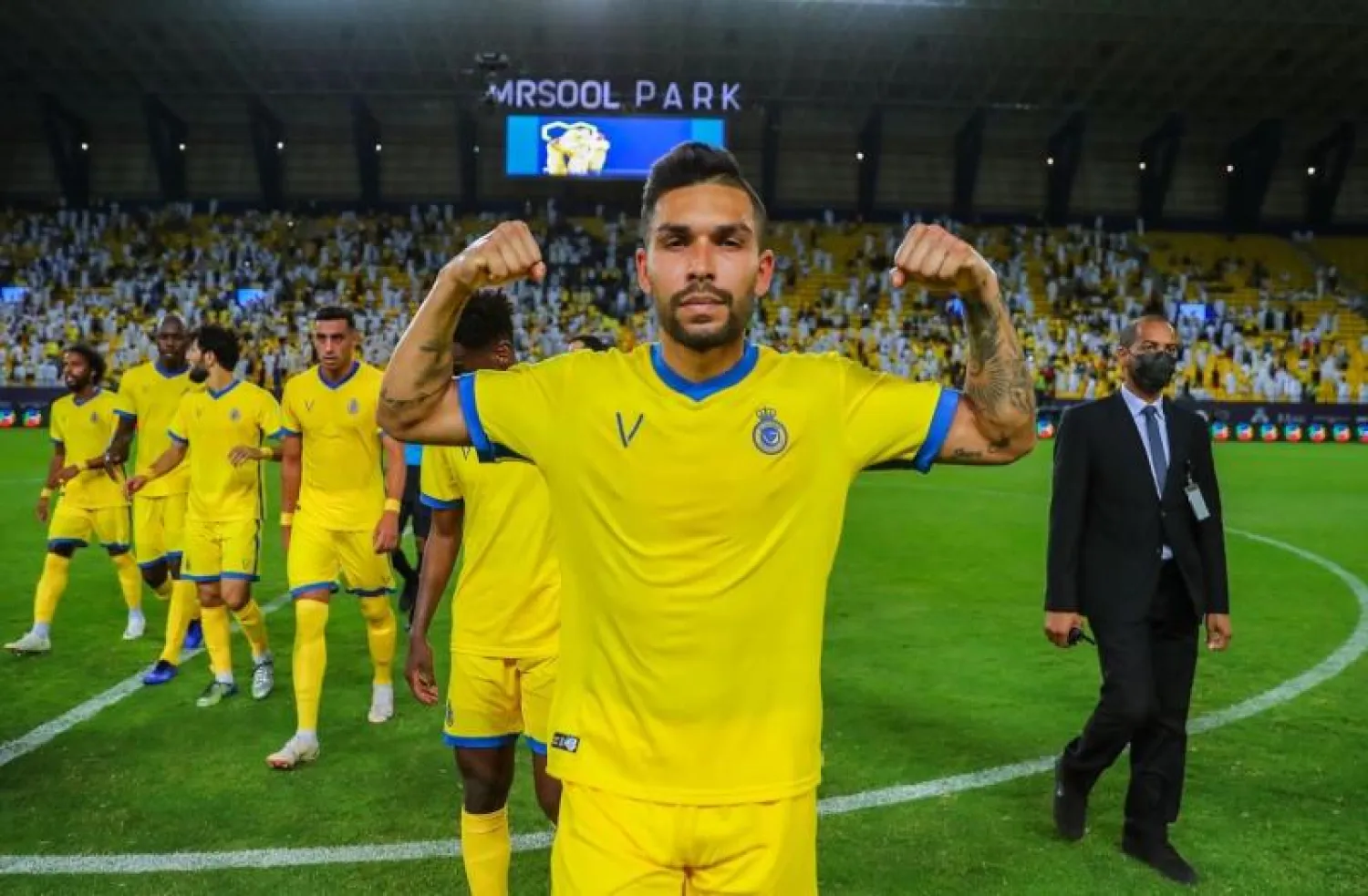 نجم النصر السابق يستفز جماهير الأهلي بعد فوز الأخدود في دوري روشن