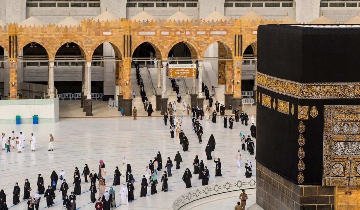 جدول أئمة الحرم المكي هذا الأسبوع 1446 وفضل الدعاء في ليله القدر