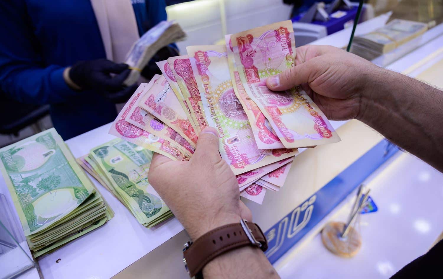 خطوات التقديم على طلب إيقاف استقطاع رواتب المتقاعدين 2025 والشروط المطلوبة