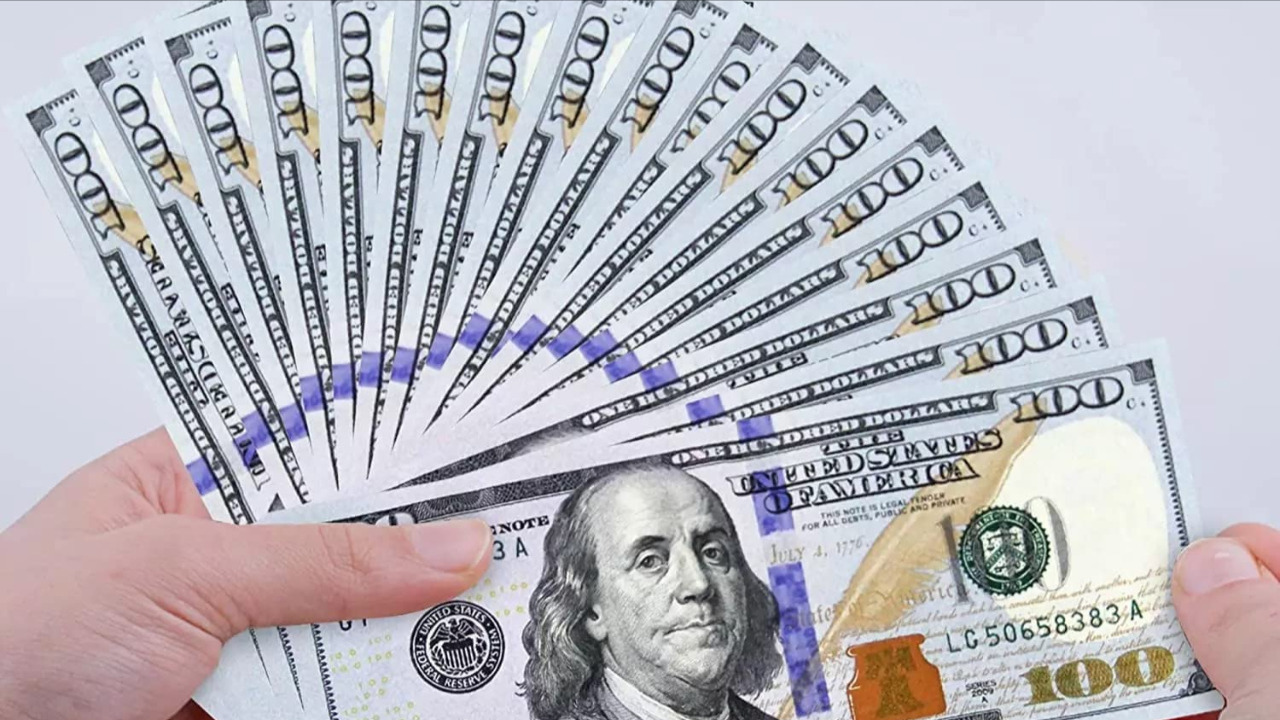 100 دولار بكام البنك؟.. سعر الدولار في البنوك المصرية اليوم السبت 8 مارس 2025