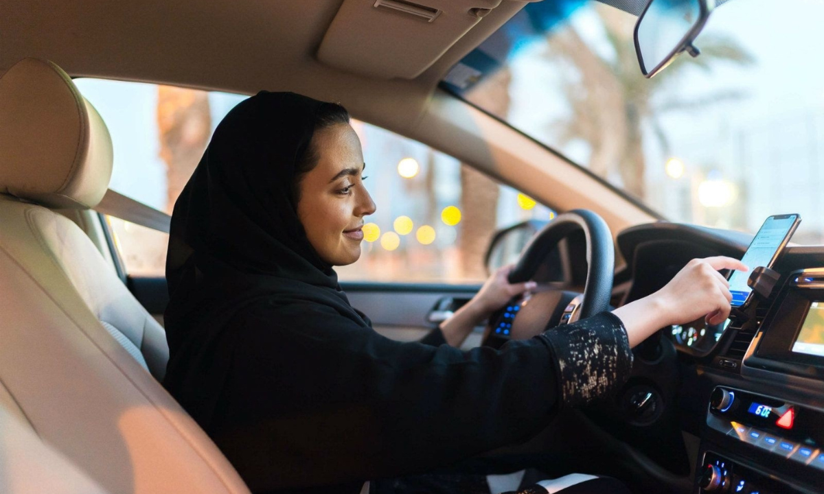 شروط استخراج رخصة قيادة للنساء في السعودية 1446هـ والمستندات المطلوبة