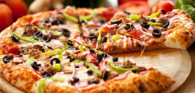 خطوات سهلة وبسيطة لعمل البيتزا الايطالي في المنزل زي الجاهزة