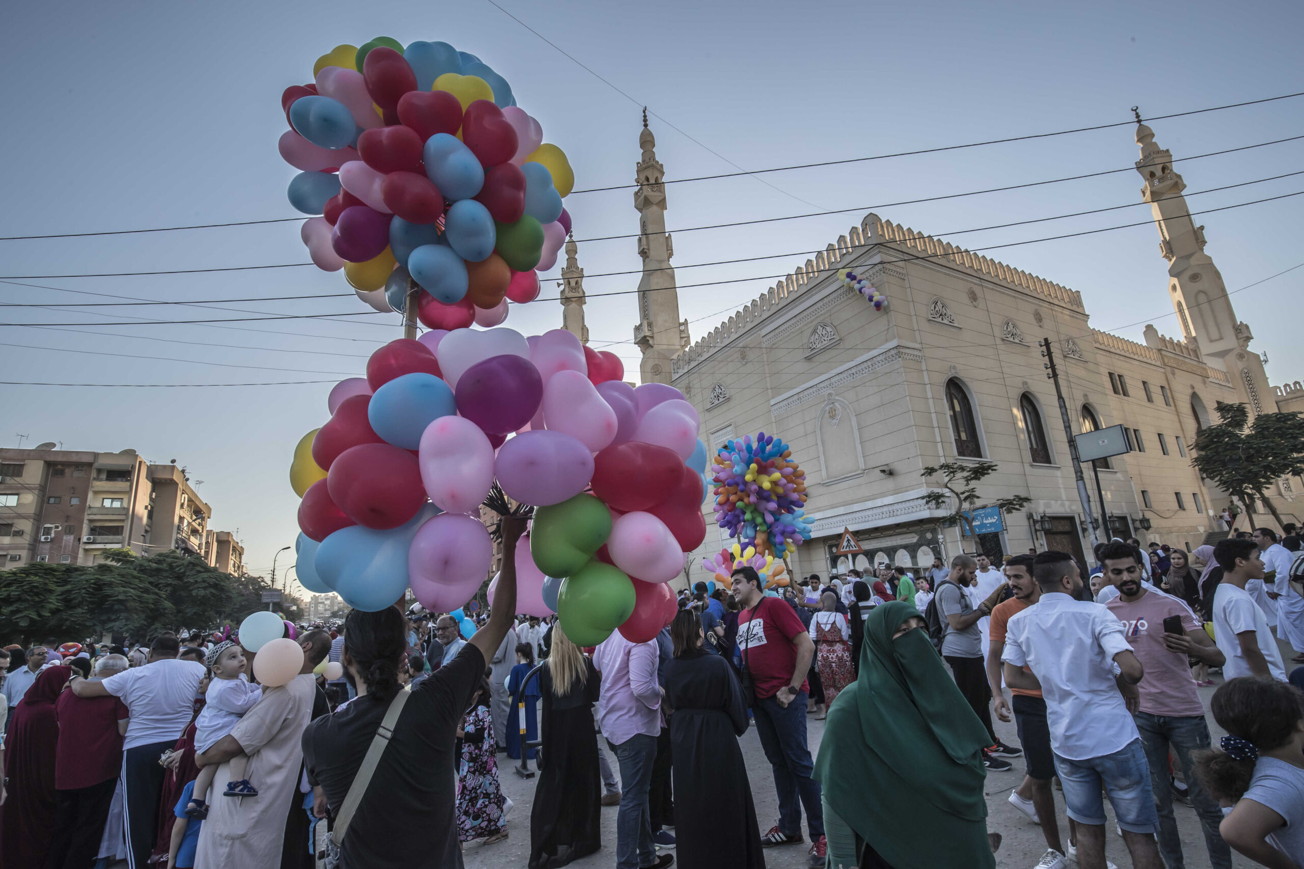 29 ولا 30 يوم.. عدد أيام شهر رمضان فلكيًا وموعد وإجازة عيد الفطر المبارك