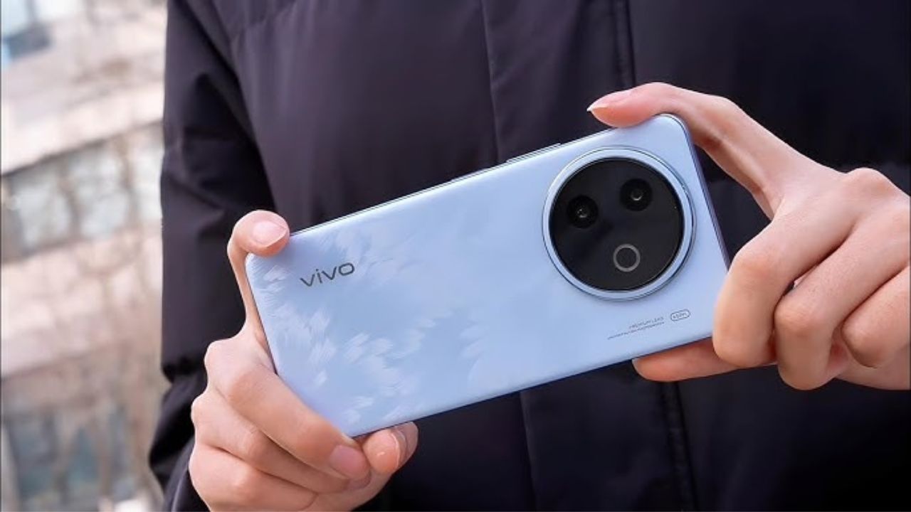 الكل هيغير موبايله.. فيفو تُحطم الأسعار بـ Vivo Y300i عملاق الفئة الاقتصادية الأفخم