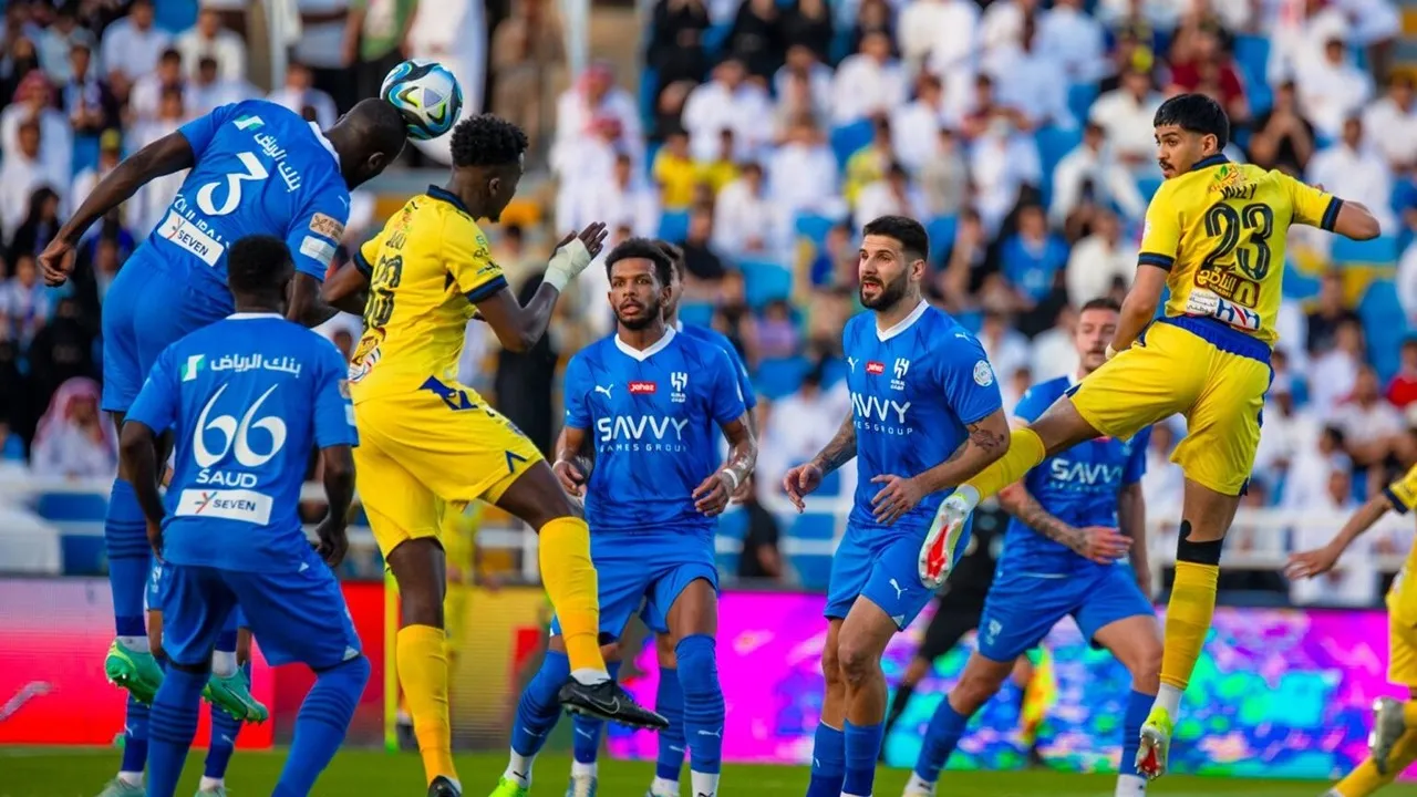 قمة سعودية من العيار الثقيل بين التعاون والهلال في دوري روشن