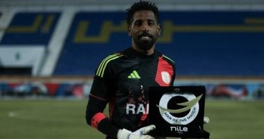 طرد حارس مرمى فريق فاركو خلال مواجهة الأهلي بعد عرقلة إمام عاشور
