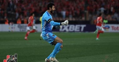 تفاصيل جلسات كبار الأهلي لتحفيز اللاعبين لإنجاز “ريمونتادا أغلى دوري”