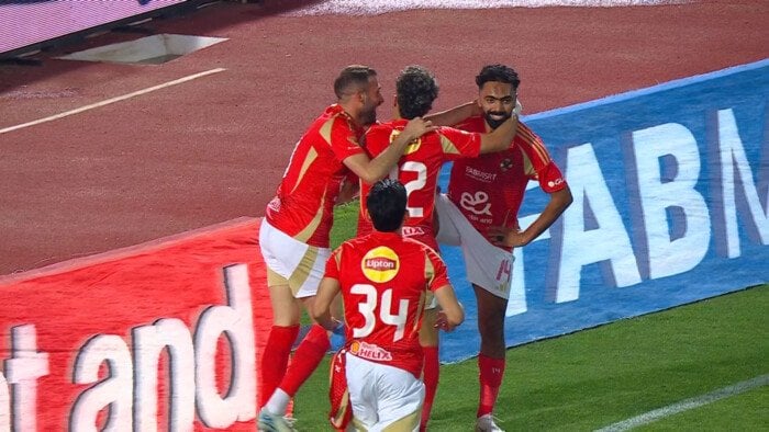 عاجل.. الأهلي يتوج باللقب الـ 45 بفوز ساحق على فاركو بسداسية تاريخية «فيديو»
