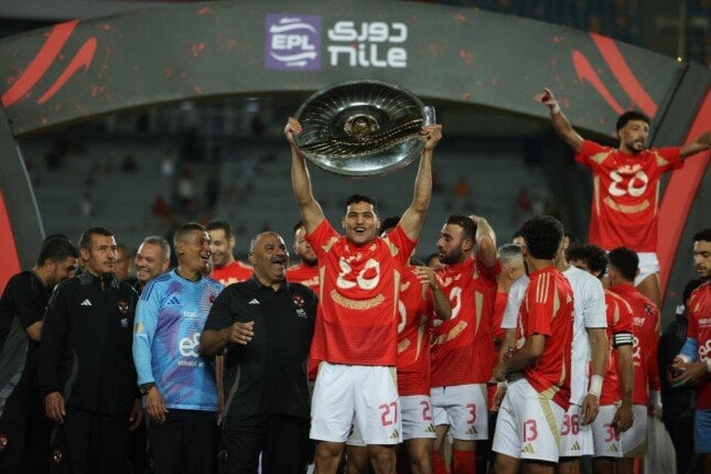 مصطفى العش يعبر عن سعادته بالقبض على أول ألقابه مع الأهلي